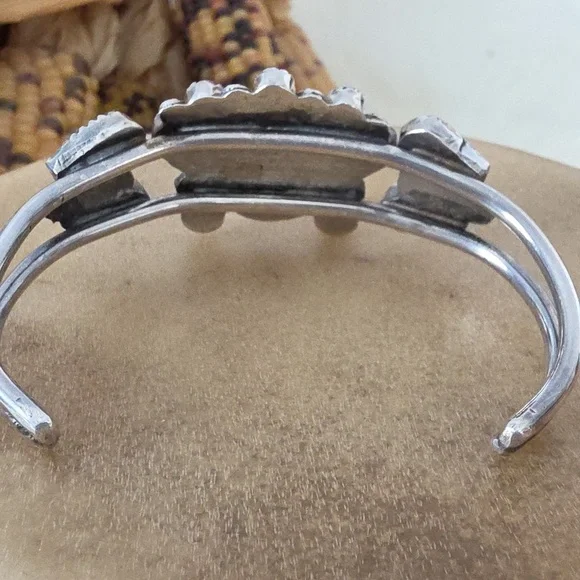 Amazing Vintage Native American Zuni Gemstone Inlaid Bracelet 🖤🤍❤️🎁